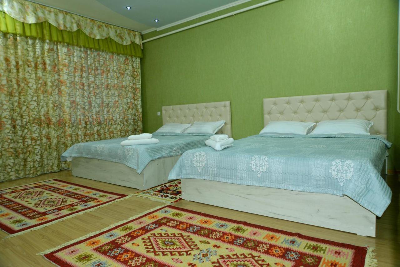 Astoria B&B Osh Bagian luar foto