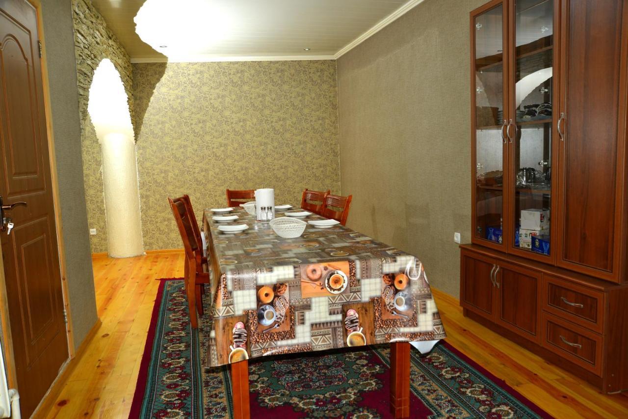 Astoria B&B Osh Bagian luar foto