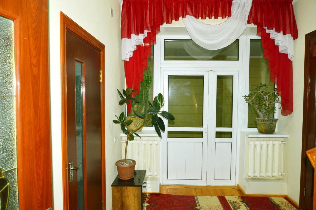 Astoria B&B Osh Bagian luar foto